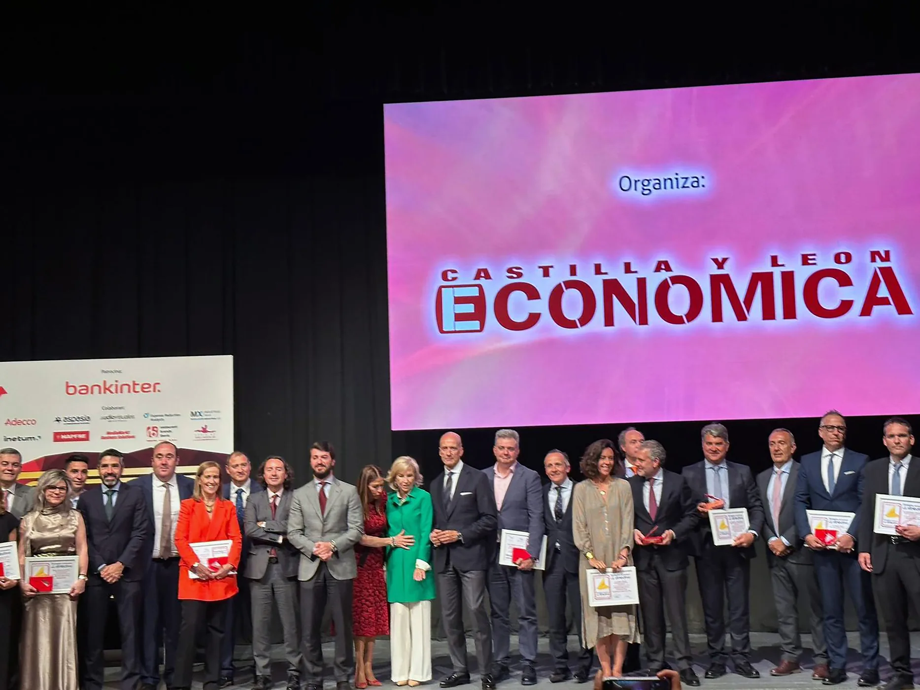 Manuel Fernández recibe el galardón a mejor directivo de Tecnologías de la Información
